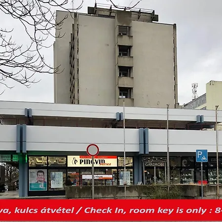 Pelikan Vendeghaz * Szolnok